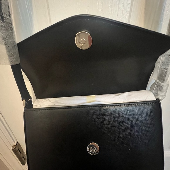 Brand new, never used Kate Spade purse. - Picture 4 of 5